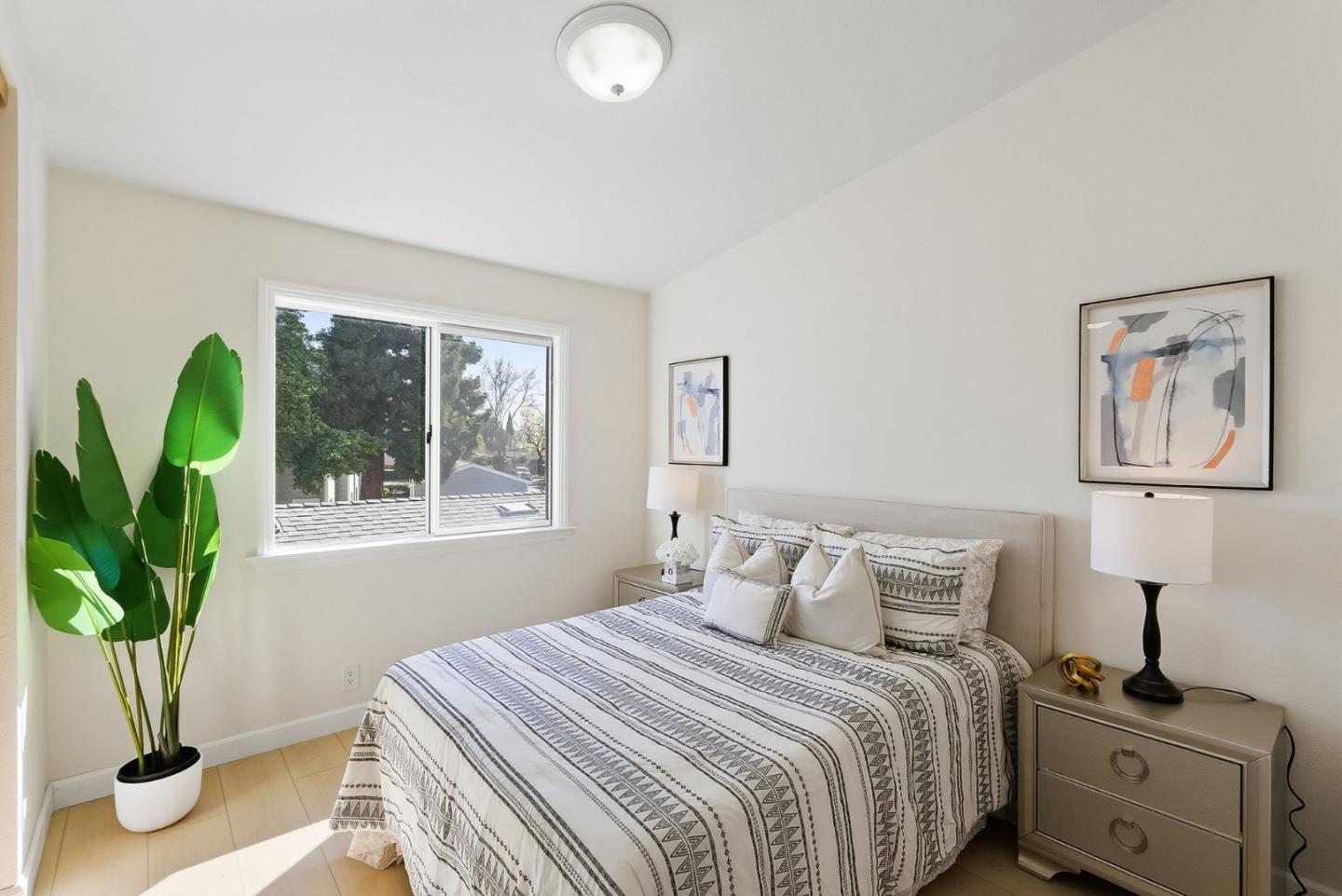 Detail Gallery Image 15 of 32 For 1567 Thornbriar Dr, San Jose,  CA 95131 - 2 Beds | 2 Baths