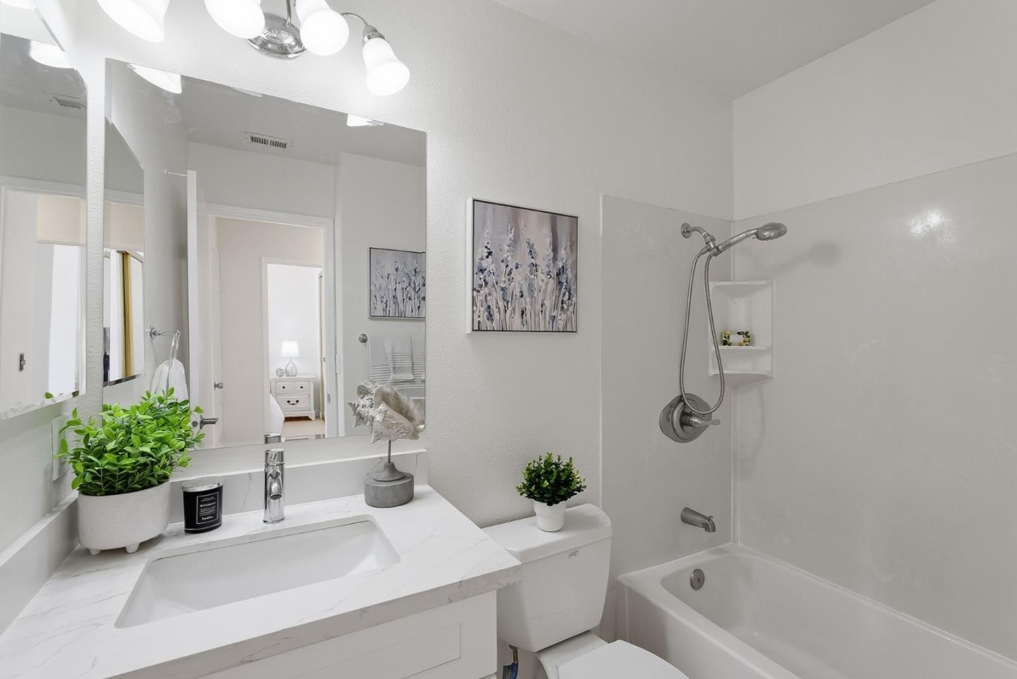 Detail Gallery Image 17 of 32 For 1567 Thornbriar Dr, San Jose,  CA 95131 - 2 Beds | 2 Baths