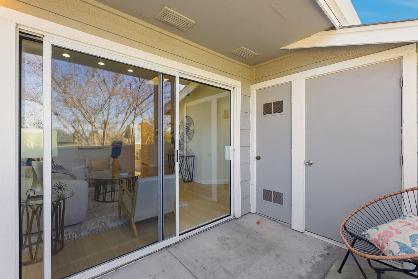 Detail Gallery Image 20 of 32 For 1567 Thornbriar Dr, San Jose,  CA 95131 - 2 Beds | 2 Baths