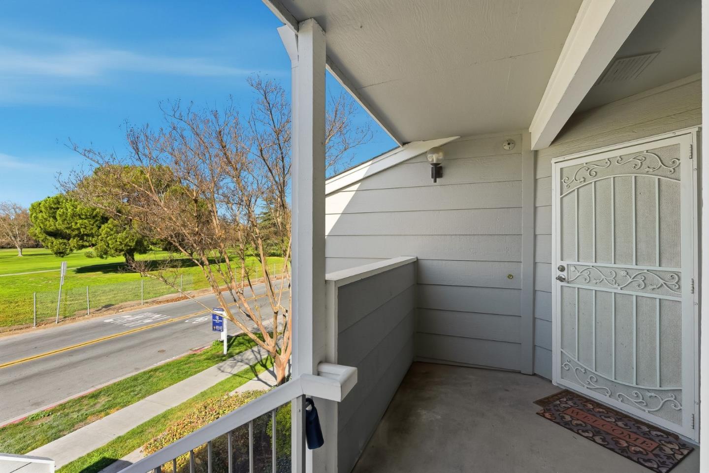 Detail Gallery Image 22 of 32 For 1567 Thornbriar Dr, San Jose,  CA 95131 - 2 Beds | 2 Baths