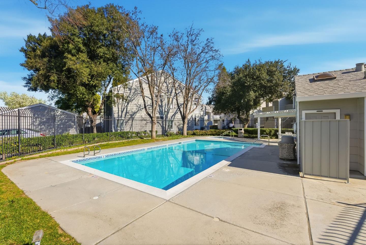 Detail Gallery Image 23 of 32 For 1567 Thornbriar Dr, San Jose,  CA 95131 - 2 Beds | 2 Baths