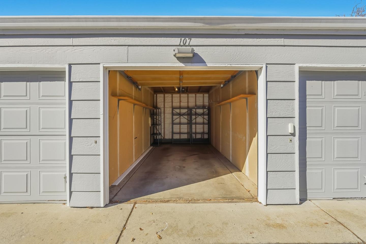 Detail Gallery Image 26 of 32 For 1567 Thornbriar Dr, San Jose,  CA 95131 - 2 Beds | 2 Baths