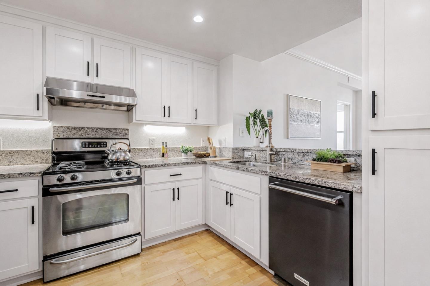 Detail Gallery Image 9 of 31 For 501 Crescent Way #5407,  San Francisco,  CA 94134 - 2 Beds | 2 Baths