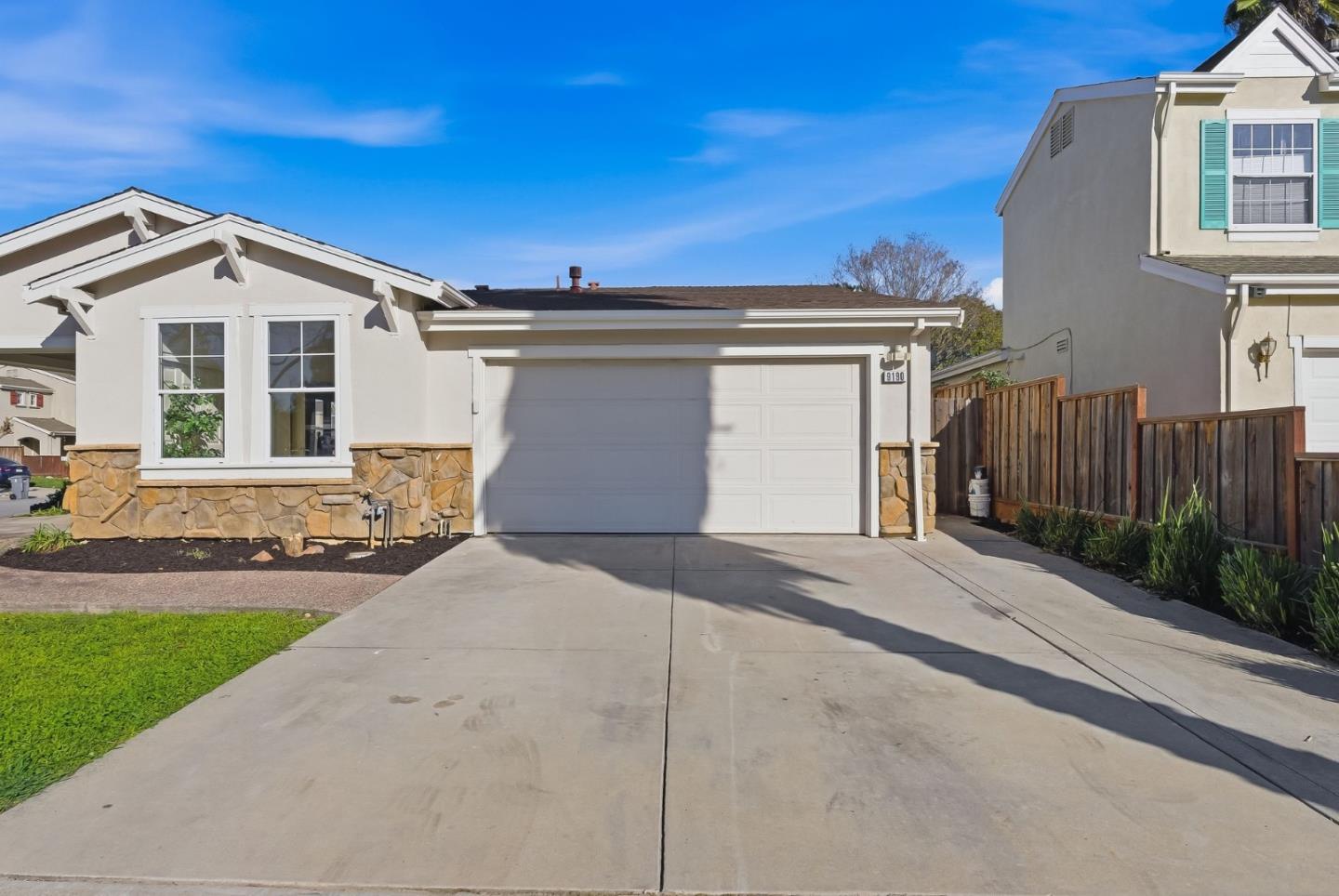 Detail Gallery Image 4 of 44 For 9190 Avezan Way, Gilroy,  CA 95020 - 4 Beds | 2 Baths