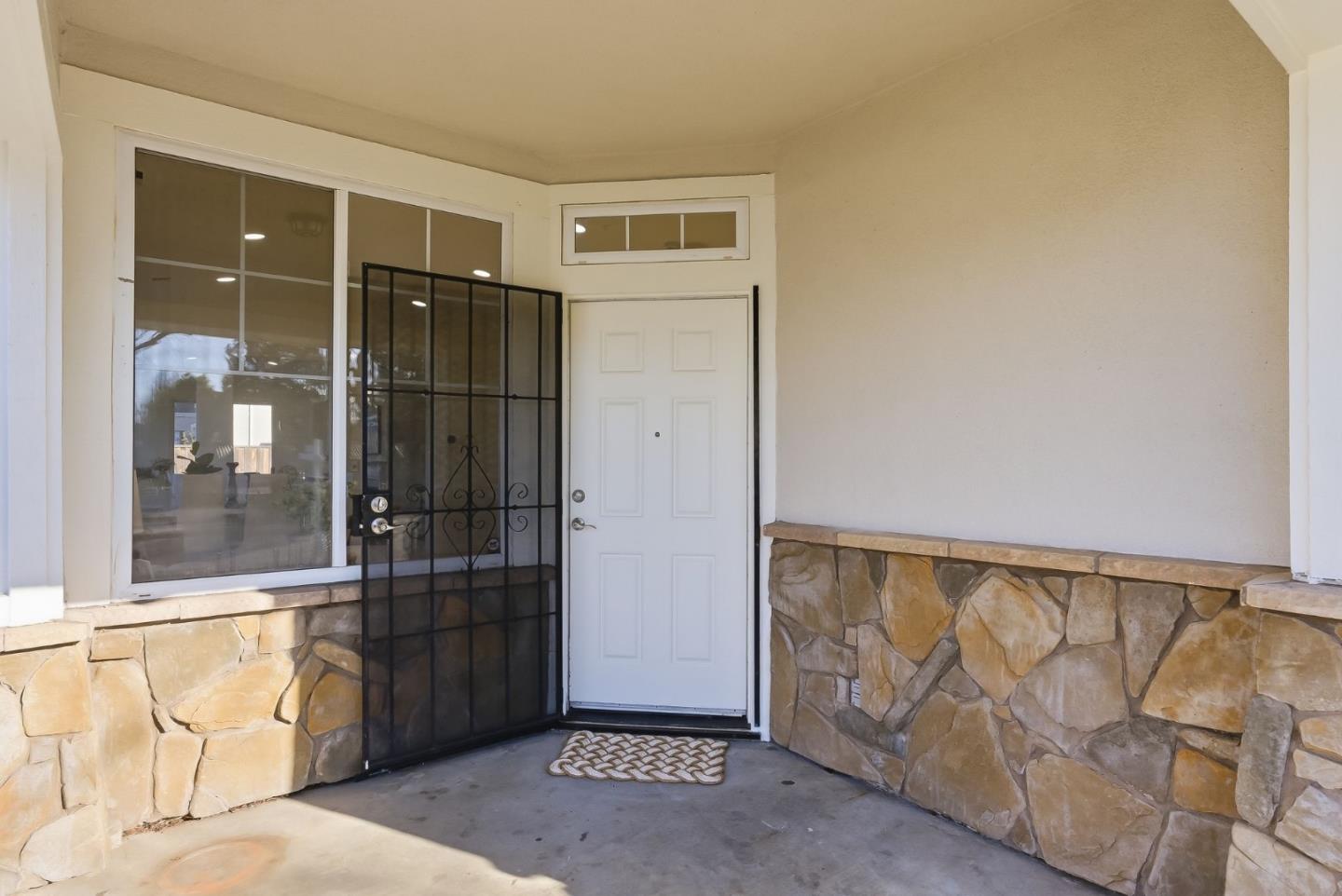 Detail Gallery Image 5 of 44 For 9190 Avezan Way, Gilroy,  CA 95020 - 4 Beds | 2 Baths