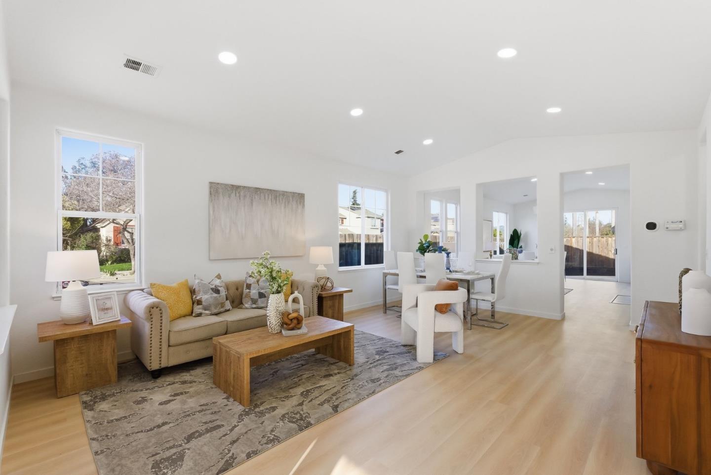 Detail Gallery Image 6 of 44 For 9190 Avezan Way, Gilroy,  CA 95020 - 4 Beds | 2 Baths