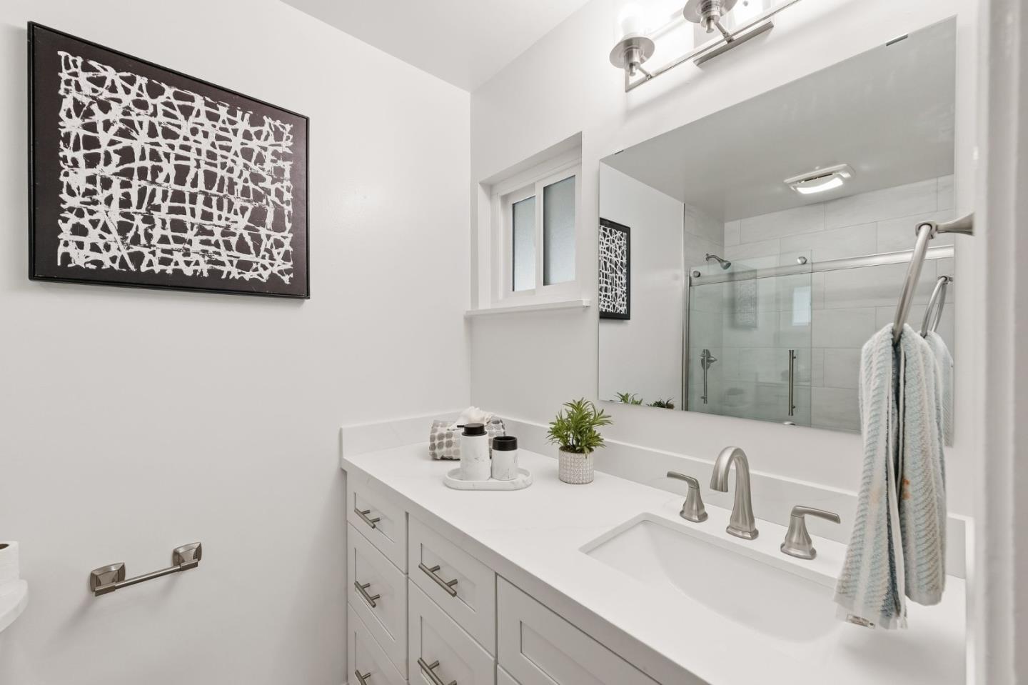 Detail Gallery Image 18 of 44 For 18405 Carmel Dr, Castro Valley,  CA 94546 - 4 Beds | 3 Baths