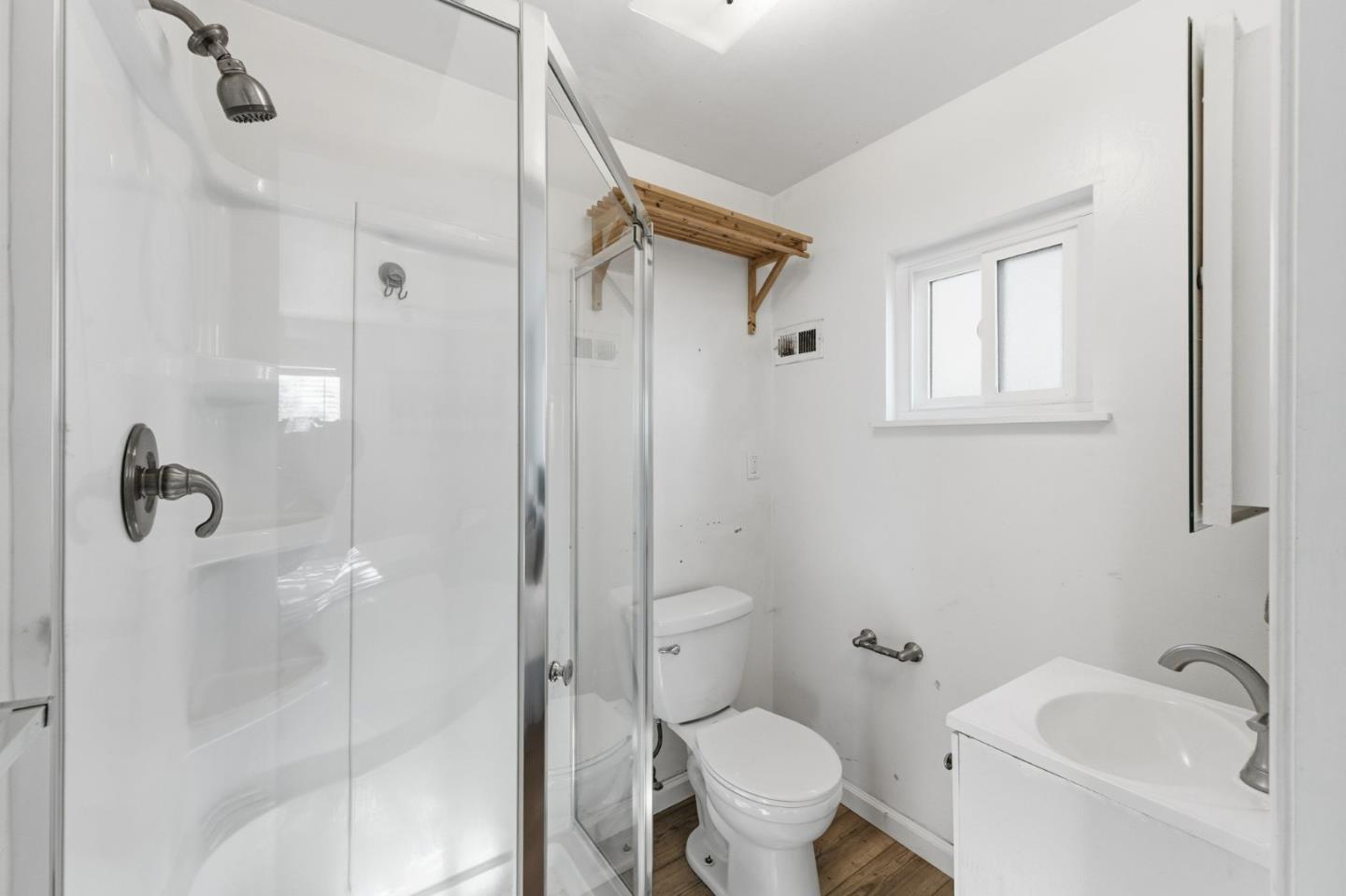 Detail Gallery Image 31 of 44 For 18405 Carmel Dr, Castro Valley,  CA 94546 - 4 Beds | 3 Baths