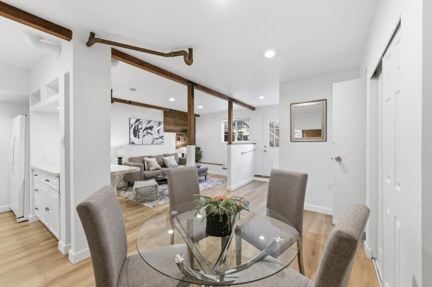 Detail Gallery Image 32 of 44 For 18405 Carmel Dr, Castro Valley,  CA 94546 - 4 Beds | 3 Baths