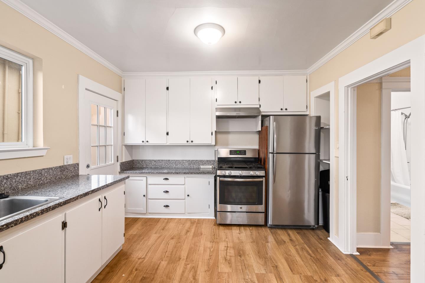 Detail Gallery Image 13 of 18 For 577-579 Miller Ave, South San Francisco,  CA 94080 - – Beds | – Baths