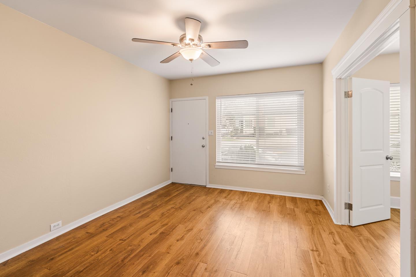 Detail Gallery Image 4 of 18 For 577-579 Miller Ave, South San Francisco,  CA 94080 - – Beds | – Baths