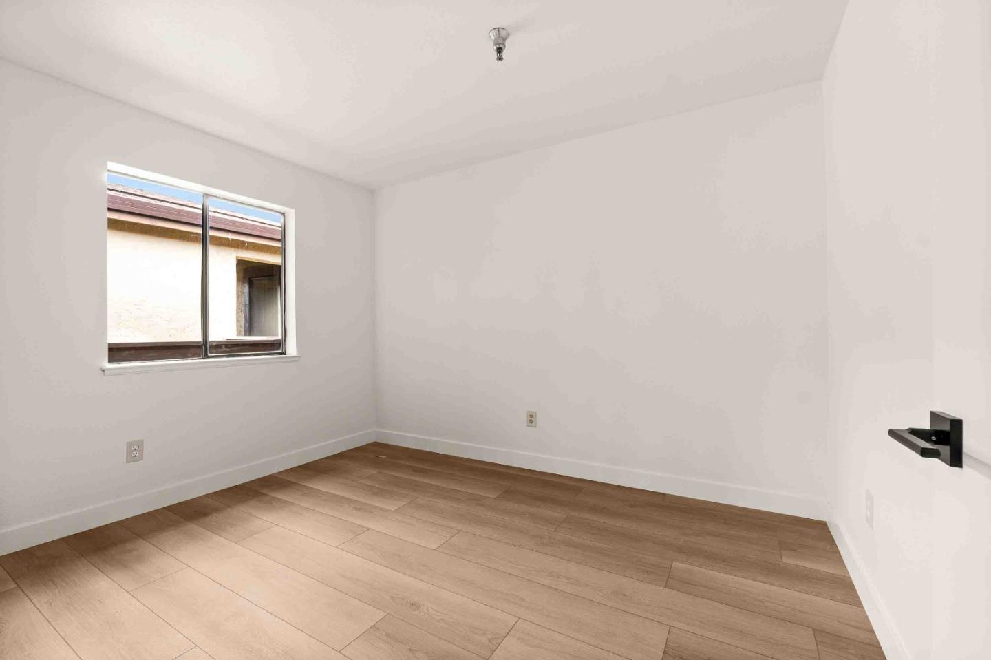 Detail Gallery Image 12 of 14 For 711 S Bayshore Blvd #22,  San Mateo,  CA 94401 - 2 Beds | 1 Baths