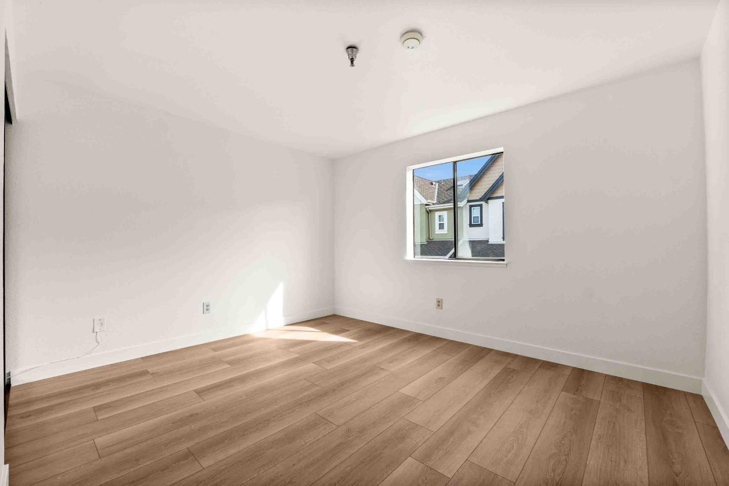 Detail Gallery Image 13 of 14 For 711 S Bayshore Blvd #22,  San Mateo,  CA 94401 - 2 Beds | 1 Baths