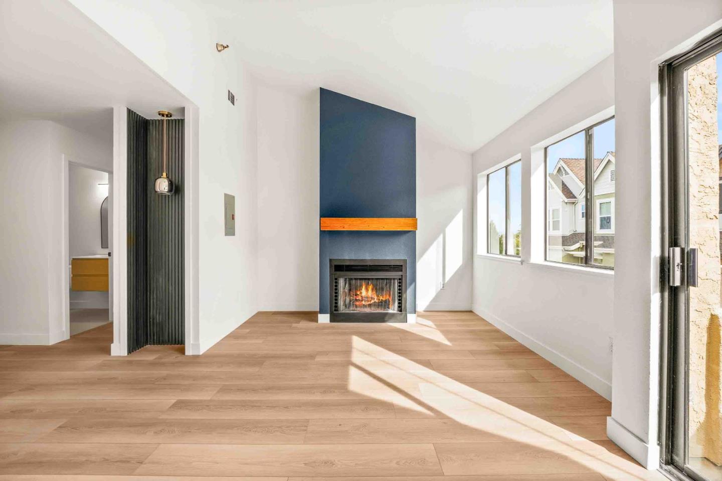 Detail Gallery Image 9 of 14 For 711 S Bayshore Blvd #22,  San Mateo,  CA 94401 - 2 Beds | 1 Baths