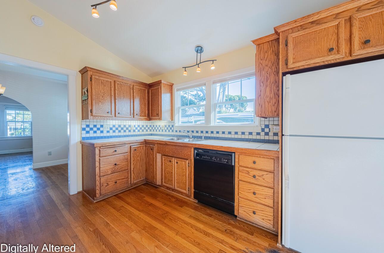 Detail Gallery Image 10 of 27 For 321 Pine Ave, Pacific Grove,  CA 93950 - 3 Beds | 2 Baths