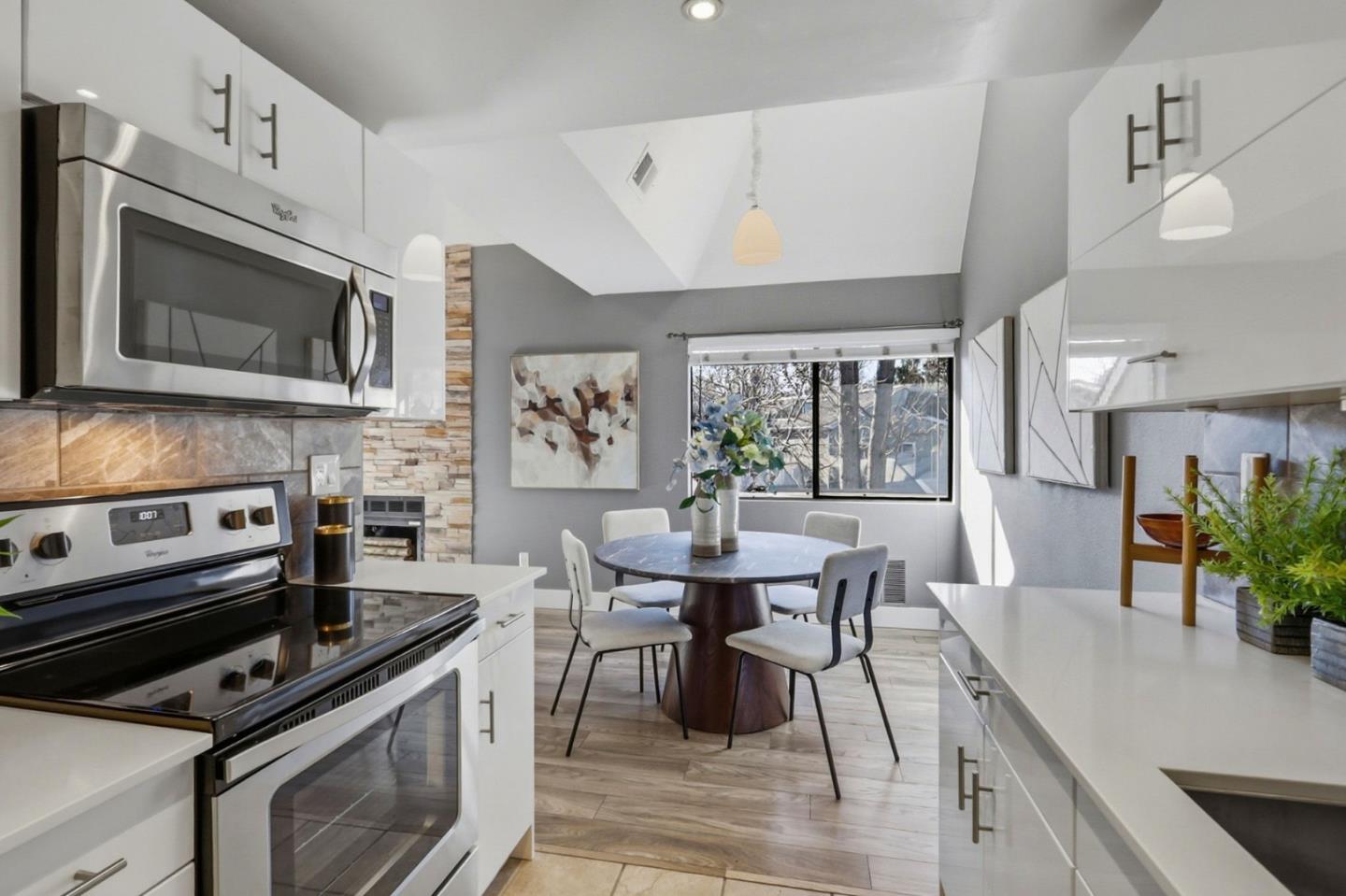 Detail Gallery Image 9 of 39 For 1806 Braddock Ct, San Jose,  CA 95125 - 1 Beds | 1 Baths