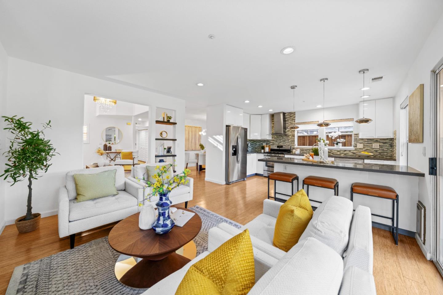 Detail Gallery Image 11 of 47 For 1308 Yarmouth Ter, Sunnyvale,  CA 94087 - 4 Beds | 2/1 Baths