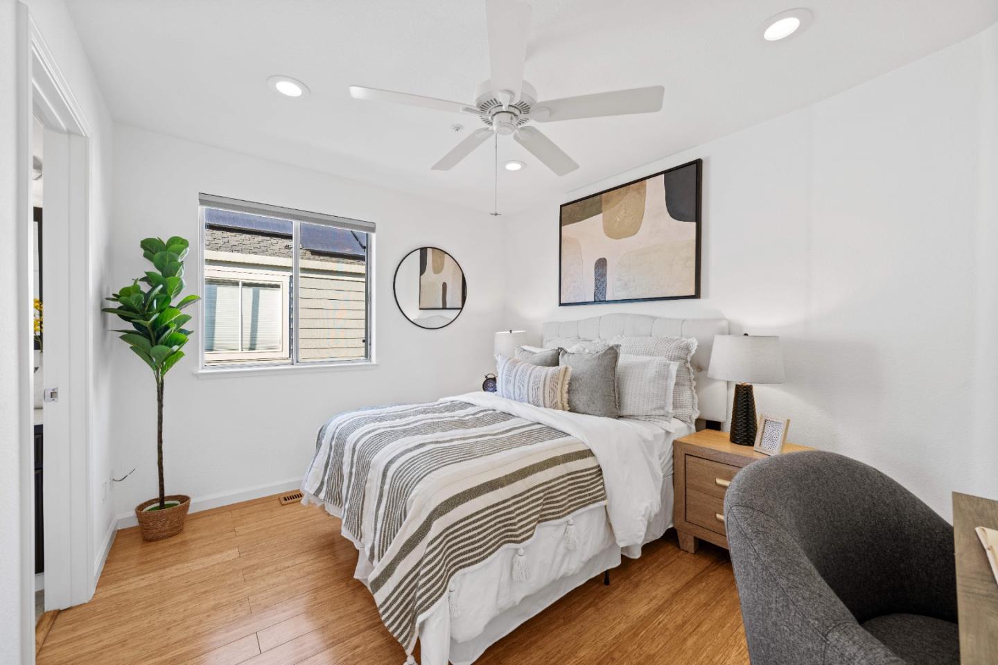 Detail Gallery Image 22 of 47 For 1308 Yarmouth Ter, Sunnyvale,  CA 94087 - 4 Beds | 2/1 Baths