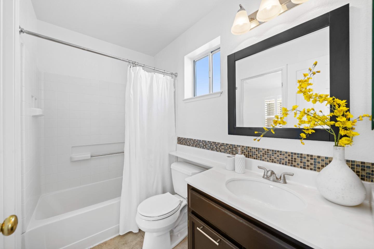 Detail Gallery Image 33 of 47 For 1308 Yarmouth Ter, Sunnyvale,  CA 94087 - 4 Beds | 2/1 Baths