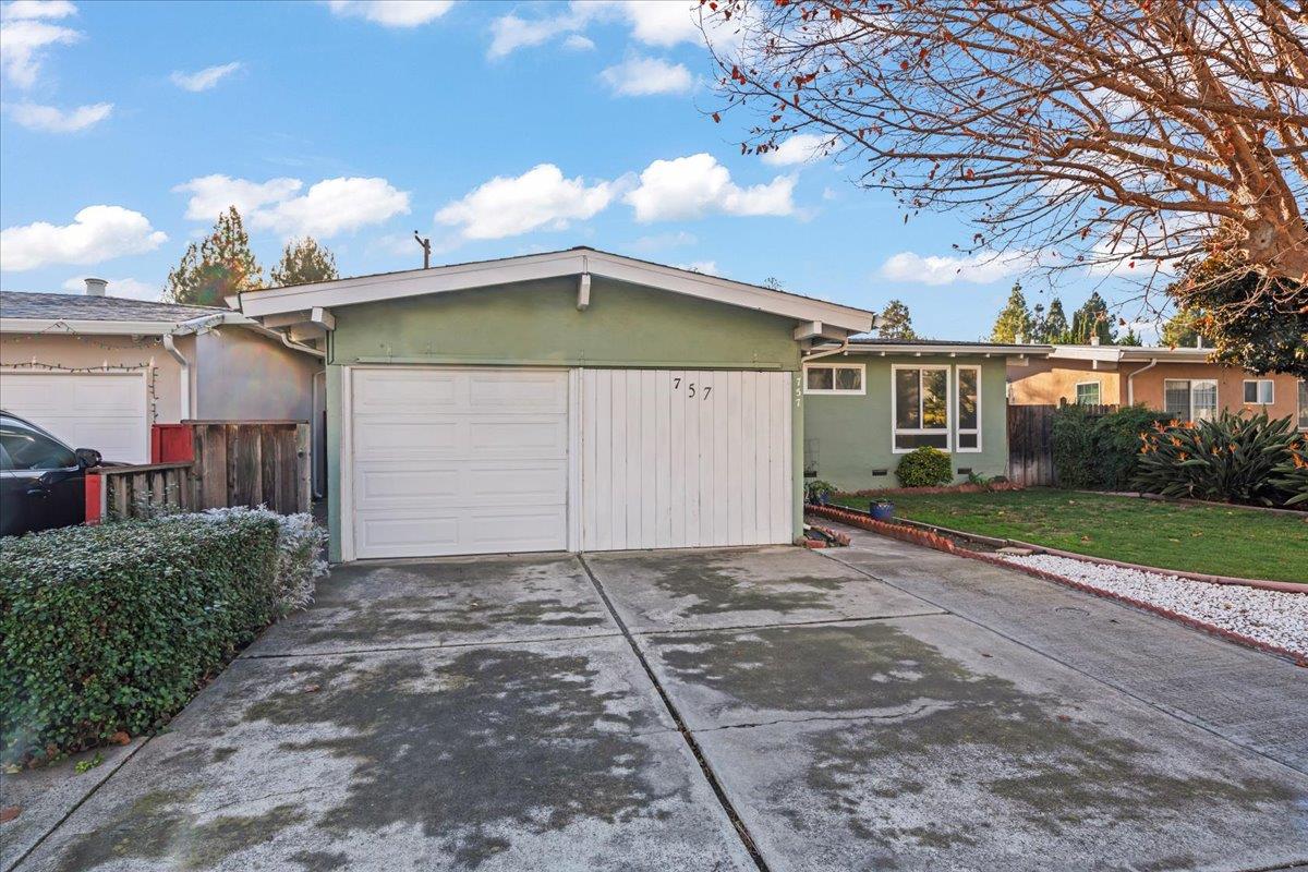 Detail Gallery Image 3 of 36 For 757 Gridley St, San Jose,  CA 95127 - 3 Beds | 1/1 Baths