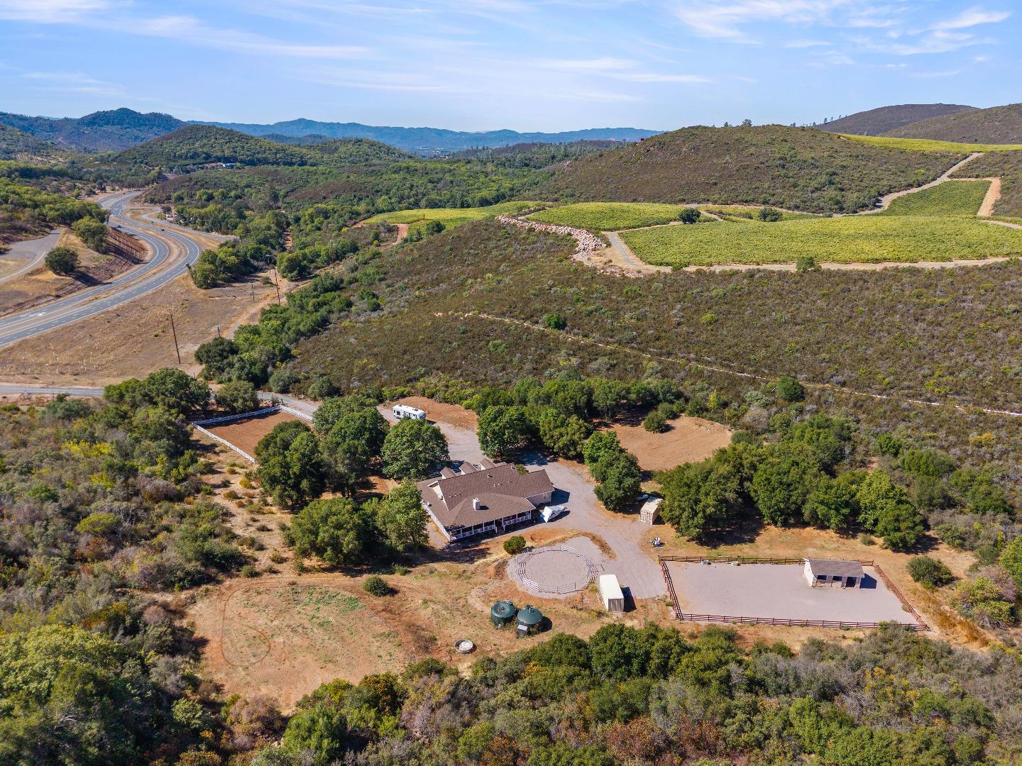 Detail Gallery Image 5 of 39 For 7704 Highway 29, Kelseyville,  CA 95451 - 3 Beds | 2 Baths