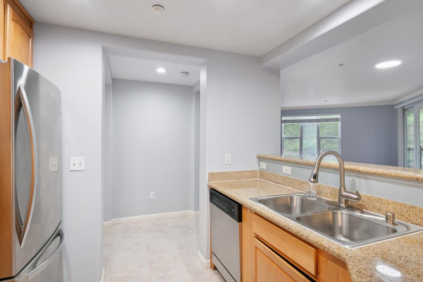 Detail Gallery Image 13 of 31 For 2210 Gellert Blvd #5305,  South San Francisco,  CA 94080 - 3 Beds | 2 Baths