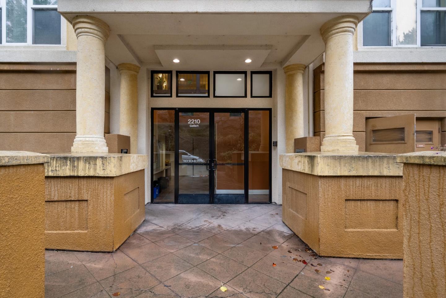 Detail Gallery Image 2 of 31 For 2210 Gellert Blvd #5305,  South San Francisco,  CA 94080 - 3 Beds | 2 Baths