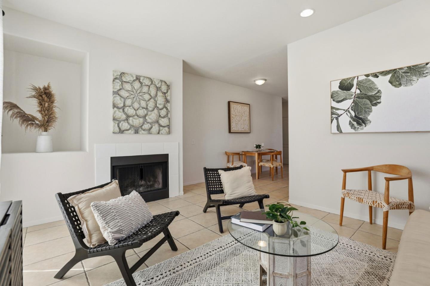 Detail Gallery Image 12 of 45 For 941 Steinbeck Dr, Hollister,  CA 95023 - 5 Beds | 3 Baths