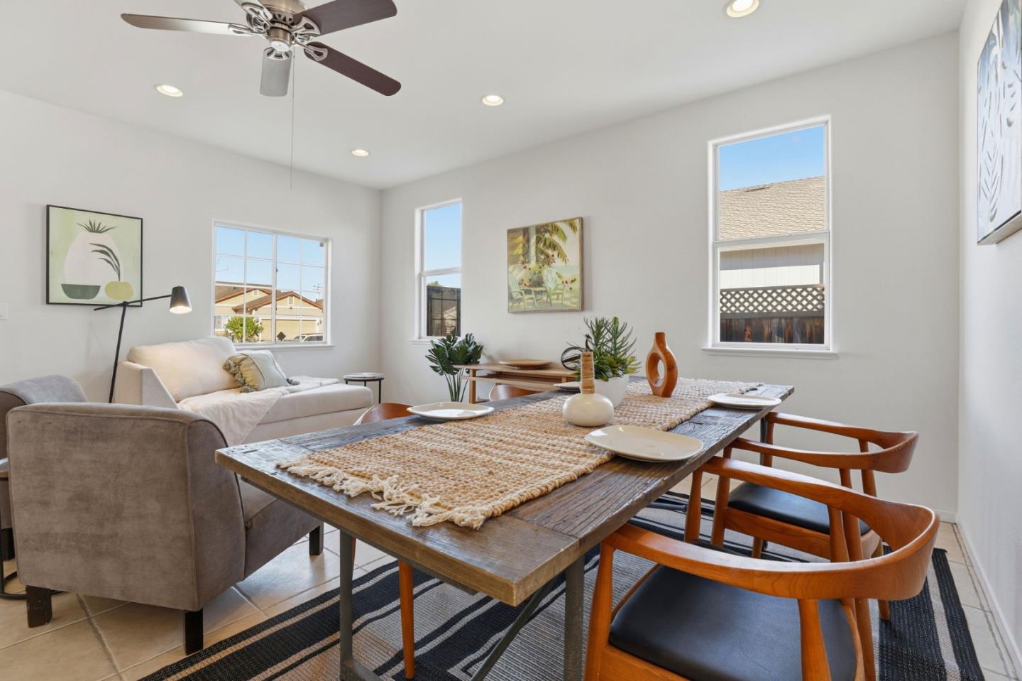 Detail Gallery Image 18 of 45 For 941 Steinbeck Dr, Hollister,  CA 95023 - 5 Beds | 3 Baths