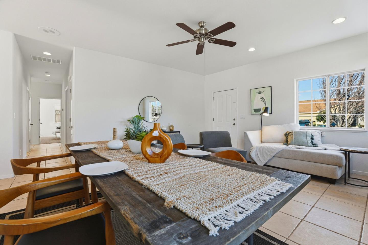 Detail Gallery Image 19 of 45 For 941 Steinbeck Dr, Hollister,  CA 95023 - 5 Beds | 3 Baths