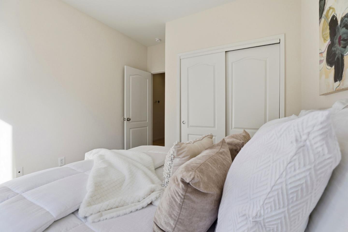 Detail Gallery Image 27 of 45 For 941 Steinbeck Dr, Hollister,  CA 95023 - 5 Beds | 3 Baths