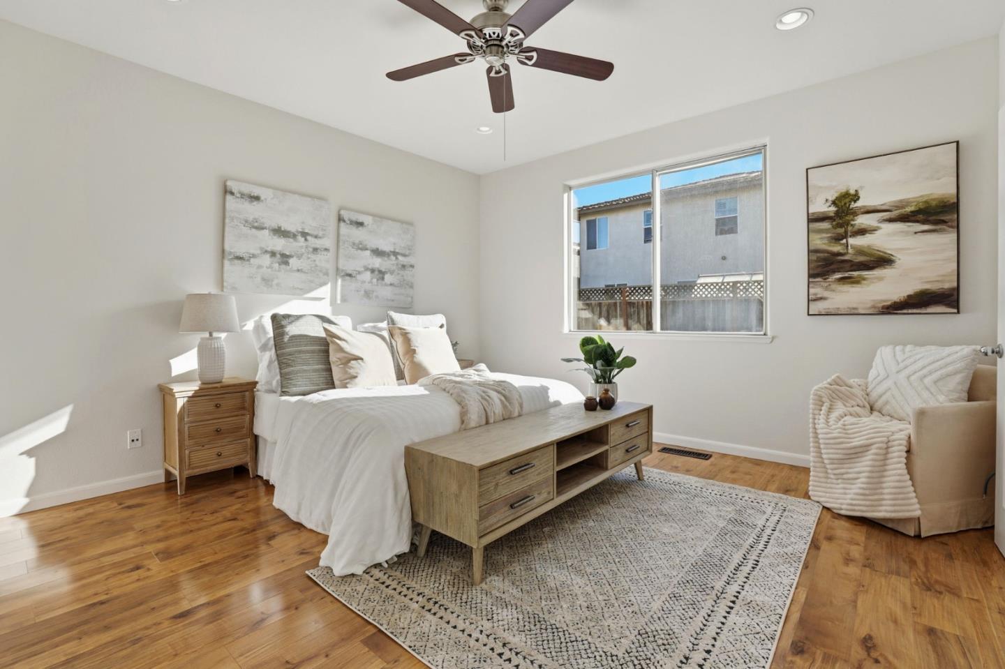 Detail Gallery Image 31 of 45 For 941 Steinbeck Dr, Hollister,  CA 95023 - 5 Beds | 3 Baths