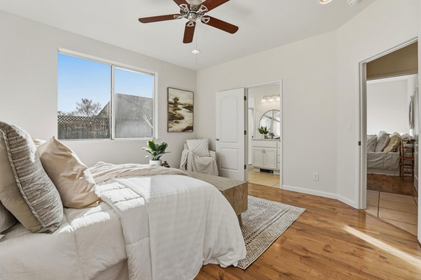 Detail Gallery Image 33 of 45 For 941 Steinbeck Dr, Hollister,  CA 95023 - 5 Beds | 3 Baths