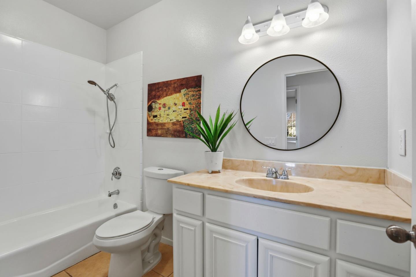 Detail Gallery Image 38 of 45 For 941 Steinbeck Dr, Hollister,  CA 95023 - 5 Beds | 3 Baths