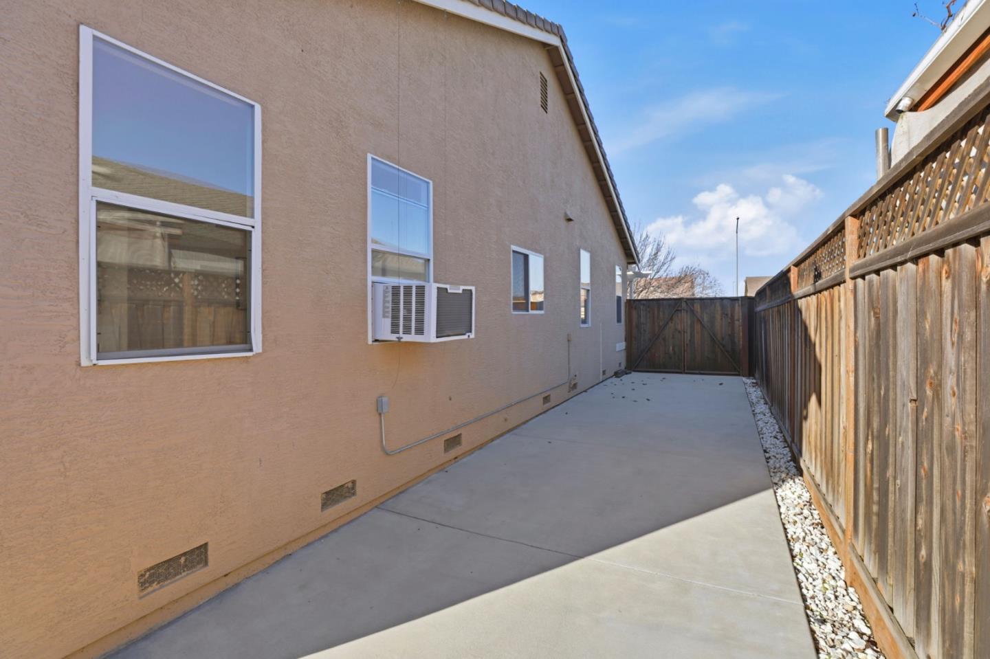 Detail Gallery Image 41 of 45 For 941 Steinbeck Dr, Hollister,  CA 95023 - 5 Beds | 3 Baths