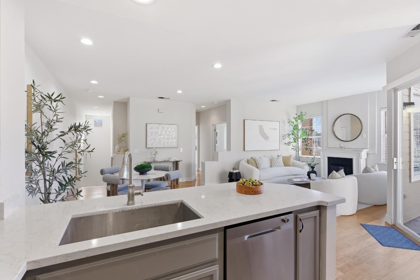 Detail Gallery Image 14 of 27 For 2616 Bayfront Ct, Richmond,  CA 94804 - 2 Beds | 2 Baths