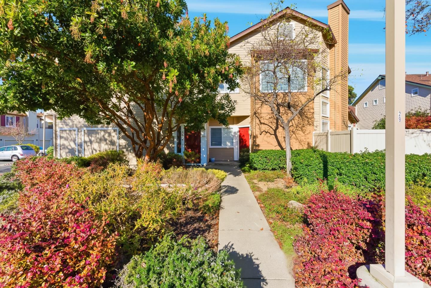 Detail Gallery Image 2 of 27 For 2616 Bayfront Ct, Richmond,  CA 94804 - 2 Beds | 2 Baths