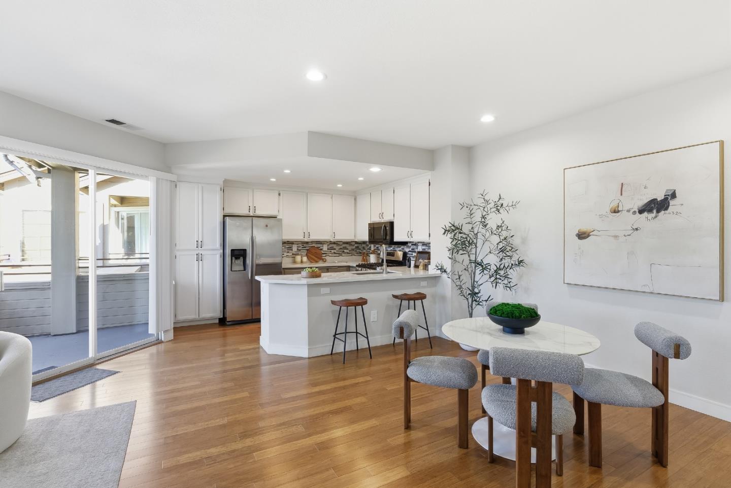 Detail Gallery Image 8 of 27 For 2616 Bayfront Ct, Richmond,  CA 94804 - 2 Beds | 2 Baths