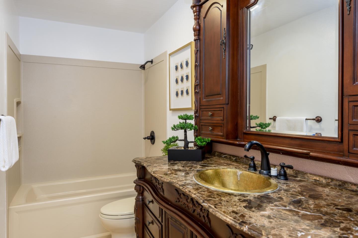 Detail Gallery Image 12 of 30 For 835 N Humboldt St #301 AND 302,  San Mateo,  CA 94401 - 2 Beds | 2 Baths