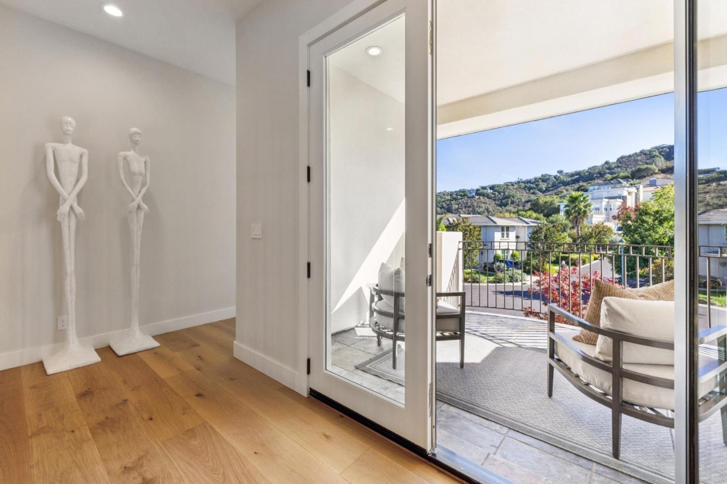 Detail Gallery Image 107 of 165 For 289 Kings Ct, San Carlos,  CA 94070 - 4 Beds | 3/1 Baths