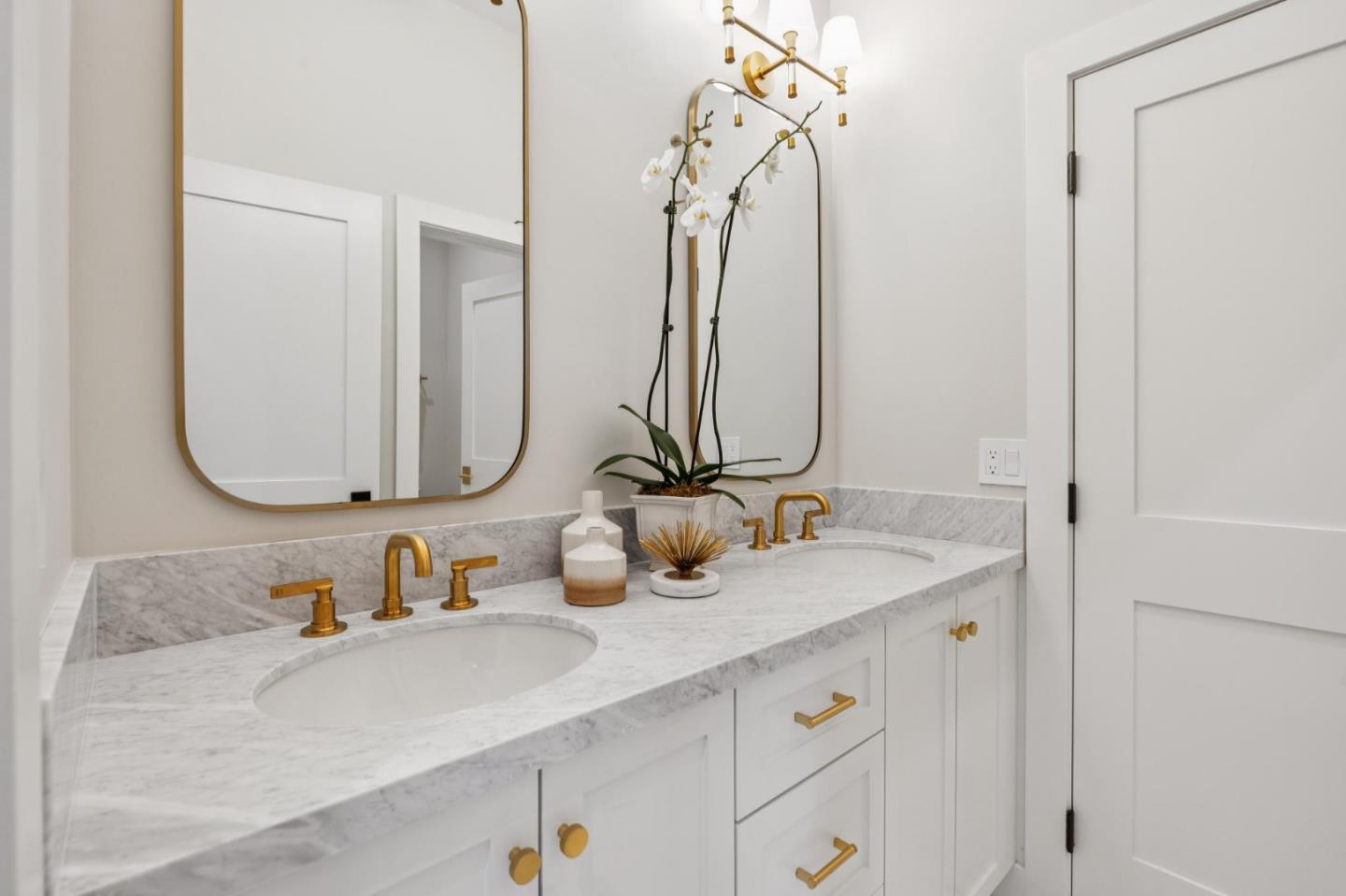 Detail Gallery Image 118 of 165 For 289 Kings Ct, San Carlos,  CA 94070 - 4 Beds | 3/1 Baths