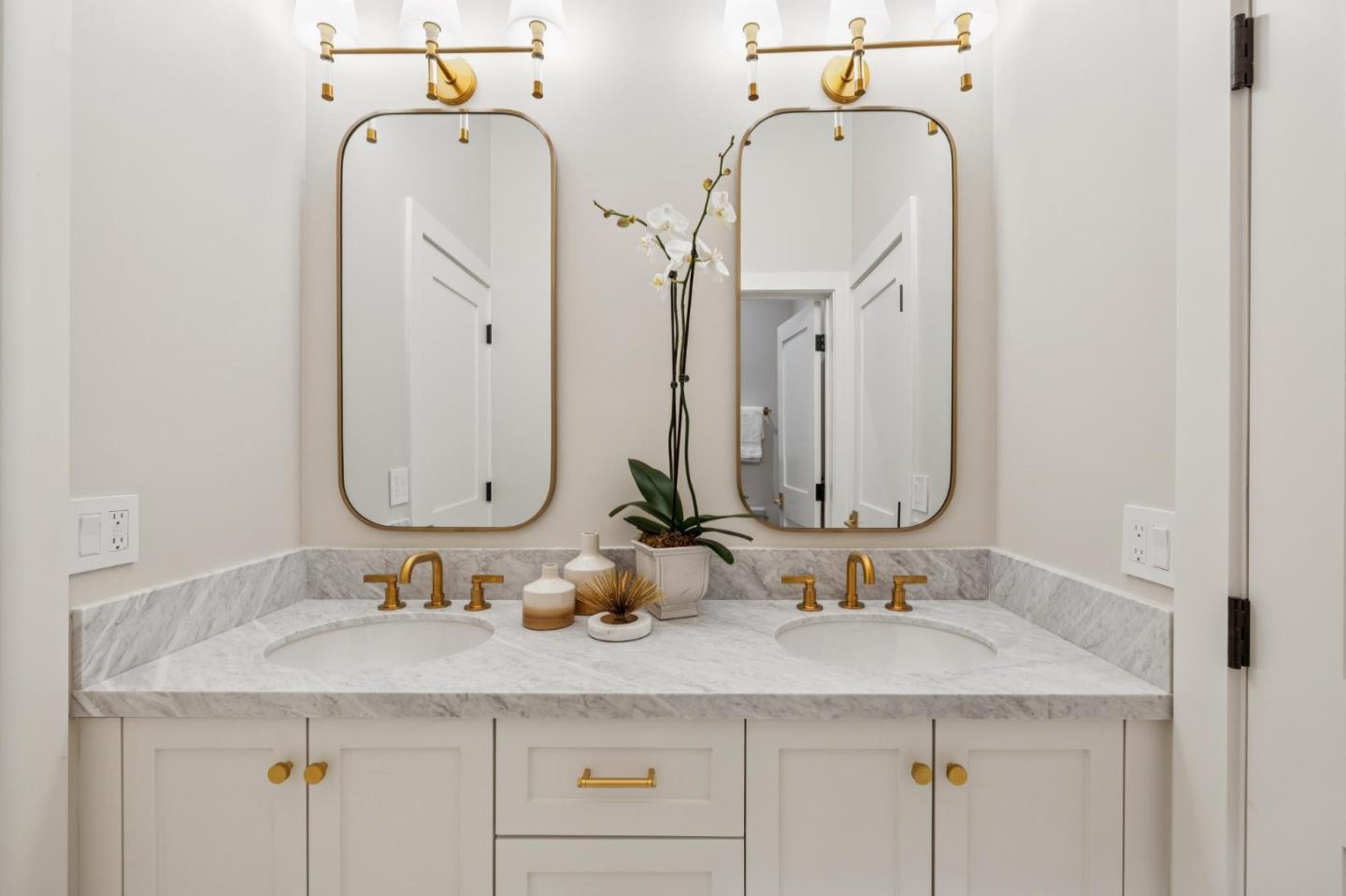 Detail Gallery Image 119 of 165 For 289 Kings Ct, San Carlos,  CA 94070 - 4 Beds | 3/1 Baths