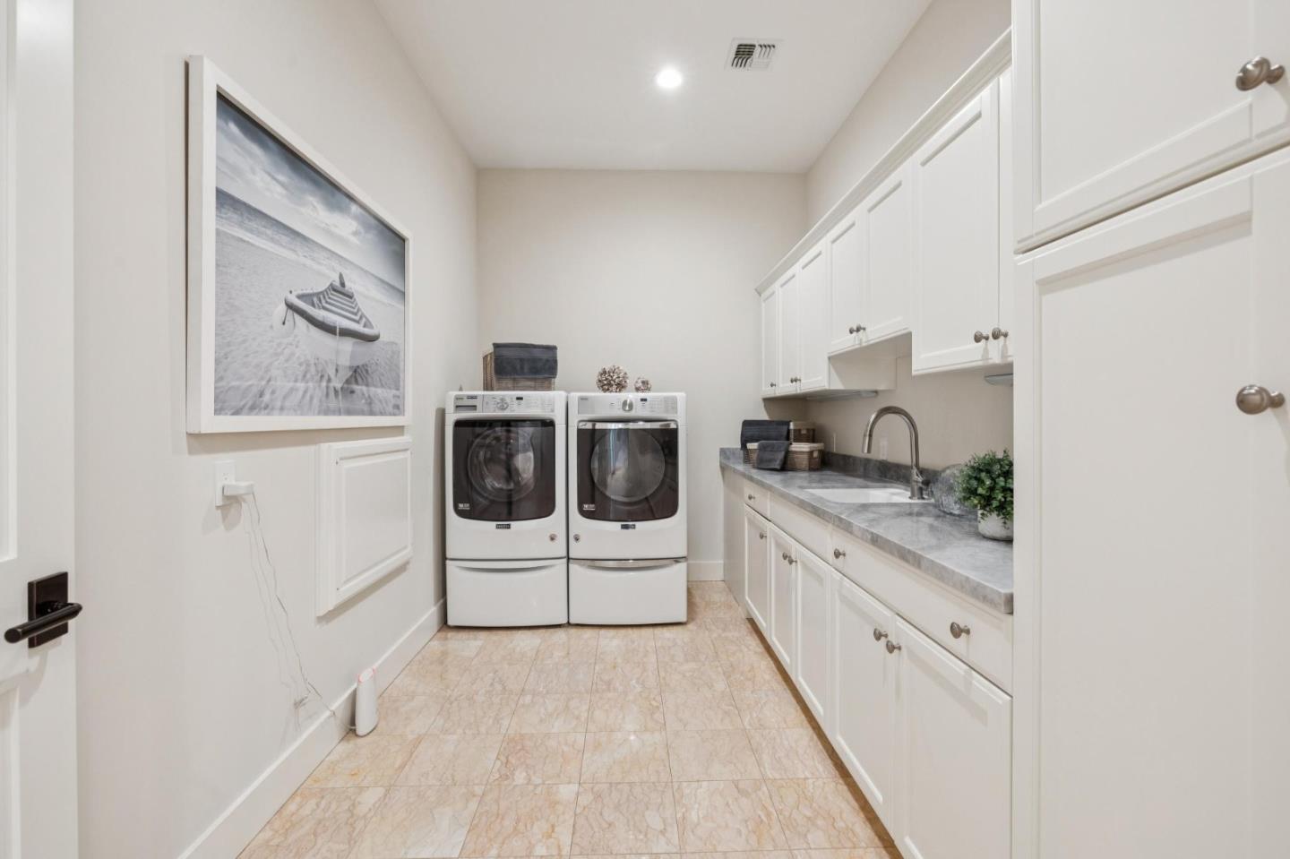 Detail Gallery Image 131 of 165 For 289 Kings Ct, San Carlos,  CA 94070 - 4 Beds | 3/1 Baths