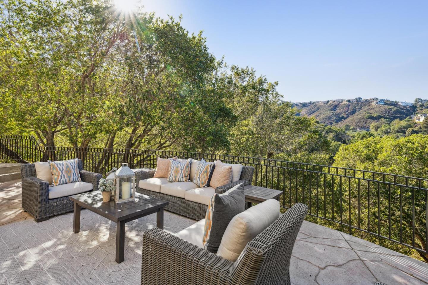 Detail Gallery Image 136 of 165 For 289 Kings Ct, San Carlos,  CA 94070 - 4 Beds | 3/1 Baths