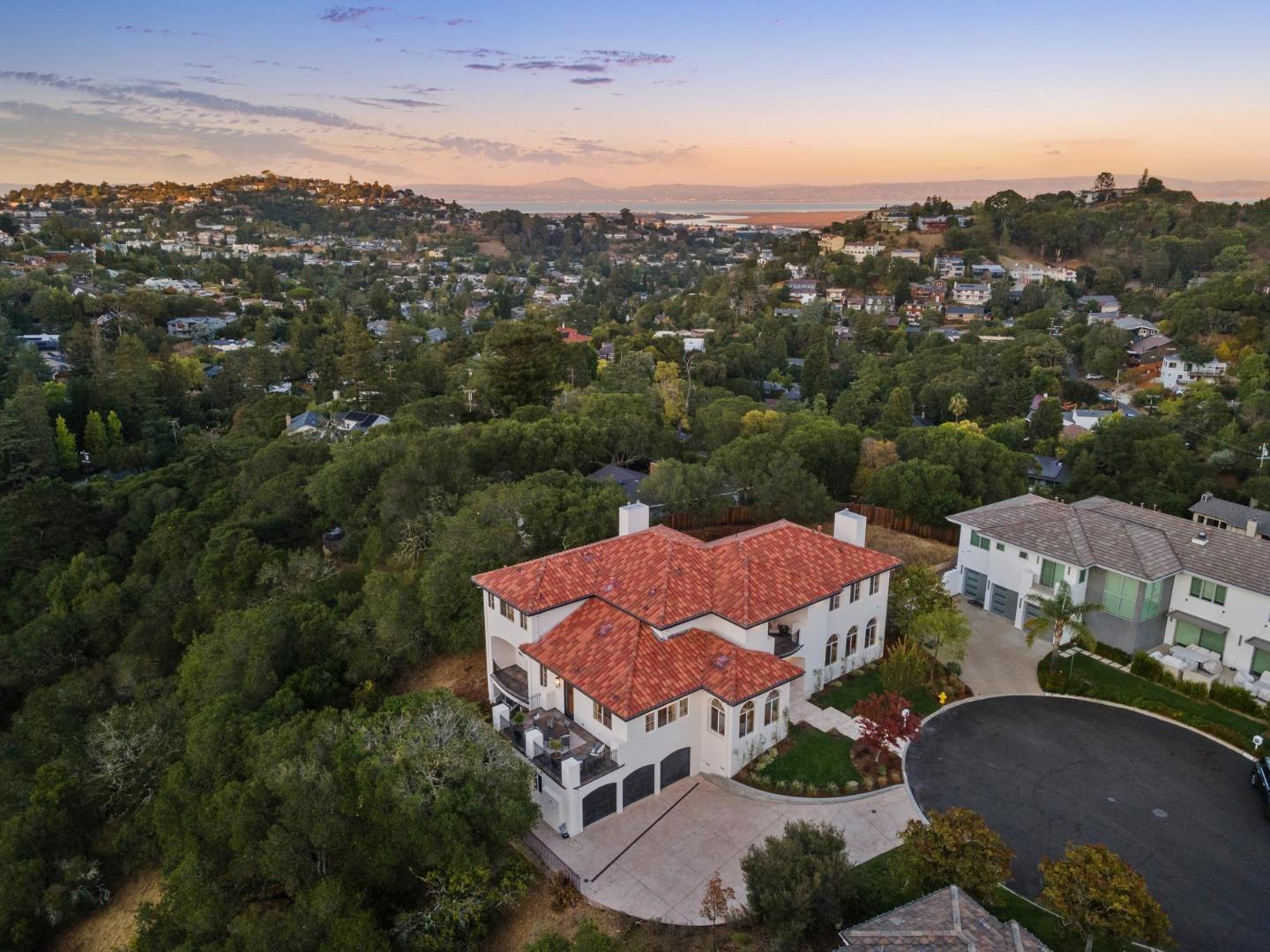 Detail Gallery Image 155 of 165 For 289 Kings Ct, San Carlos,  CA 94070 - 4 Beds | 3/1 Baths