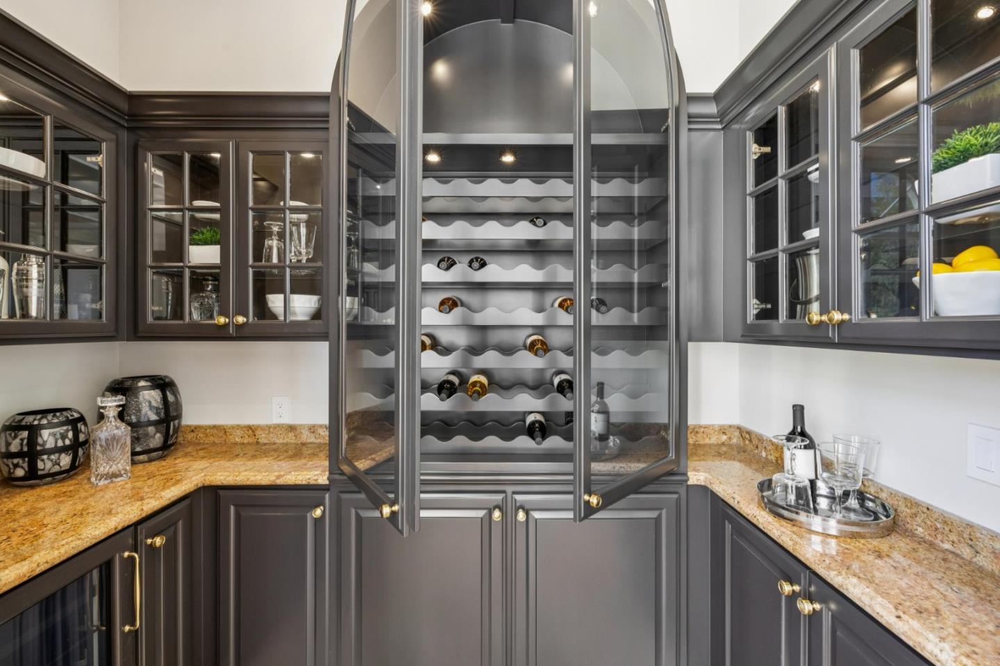 Detail Gallery Image 26 of 165 For 289 Kings Ct, San Carlos,  CA 94070 - 4 Beds | 3/1 Baths