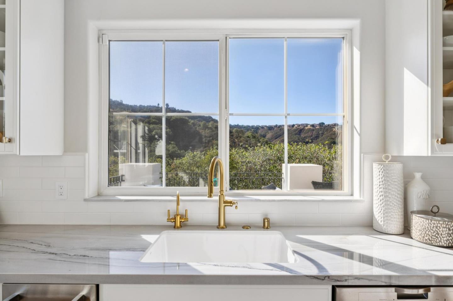 Detail Gallery Image 63 of 165 For 289 Kings Ct, San Carlos,  CA 94070 - 4 Beds | 3/1 Baths