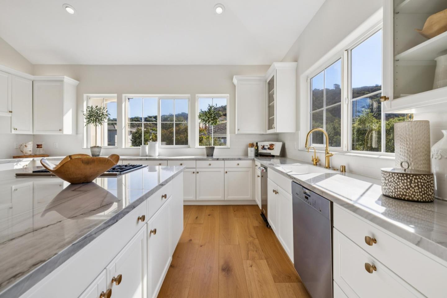 Detail Gallery Image 71 of 165 For 289 Kings Ct, San Carlos,  CA 94070 - 4 Beds | 3/1 Baths