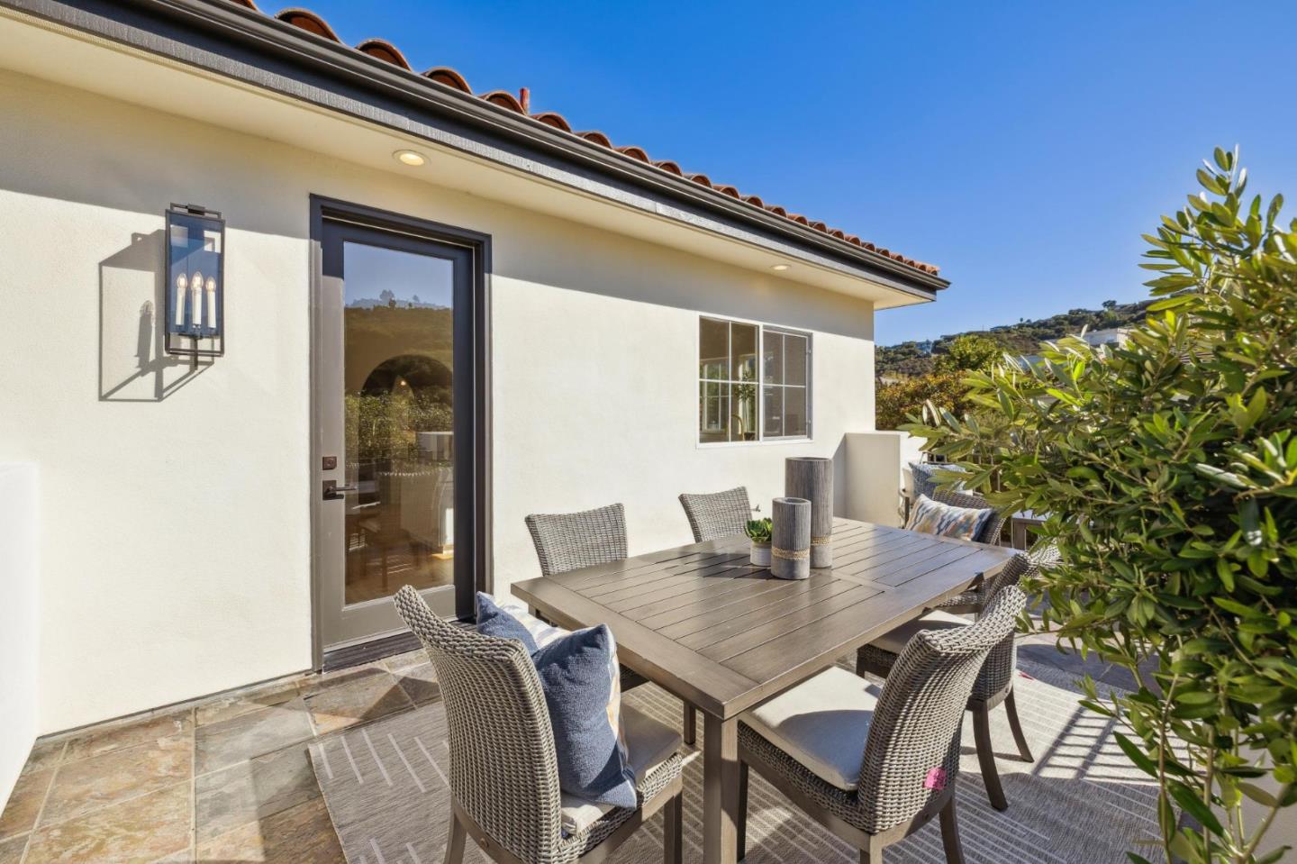 Detail Gallery Image 80 of 165 For 289 Kings Ct, San Carlos,  CA 94070 - 4 Beds | 3/1 Baths