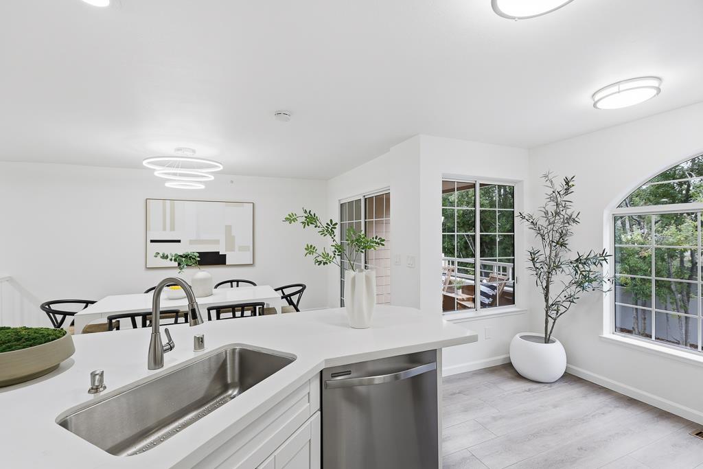 Detail Gallery Image 13 of 45 For 444 San Antonio Rd 12b,  Palo Alto,  CA 94306 - 2 Beds | 2/1 Baths